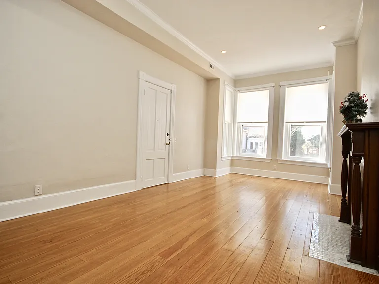 732 Yarmouth St #A — Photo 3