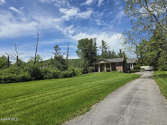 2nd image of 1410 Foot Of Ten Rd
