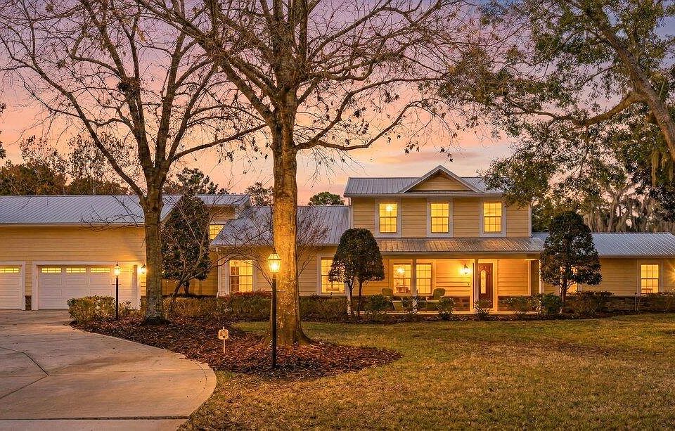 1st image of 14 Village Dr