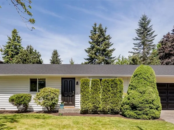 7816 NE 143rd Street, Kirkland, WA 98034