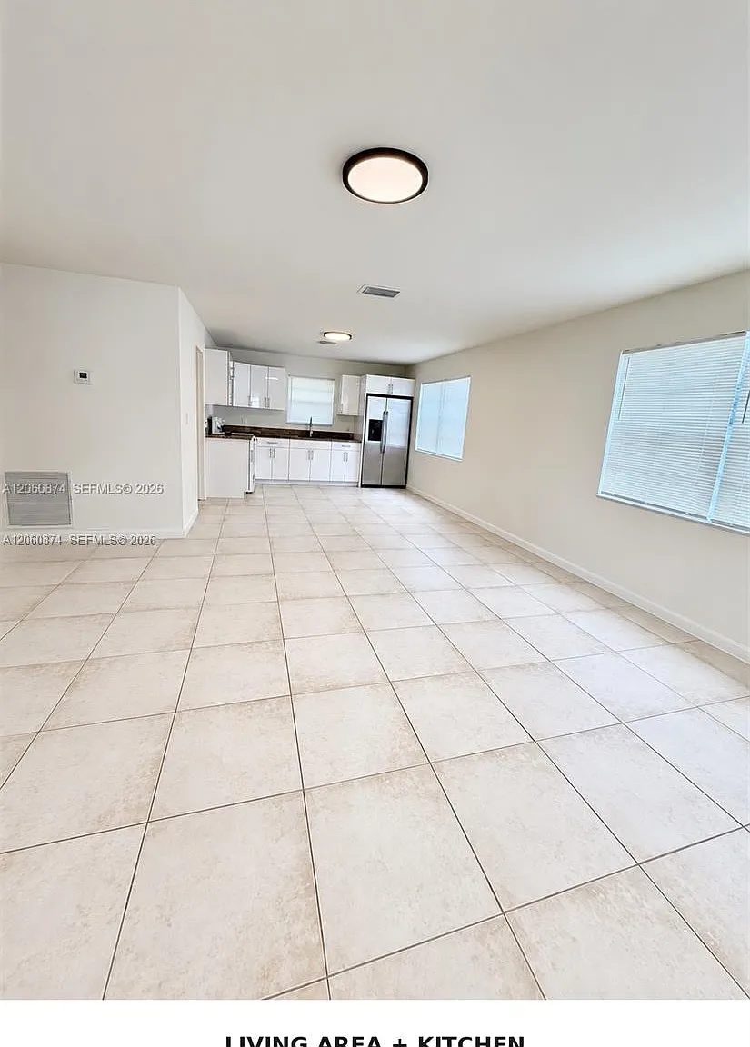 Broward Gardens — Photo 2