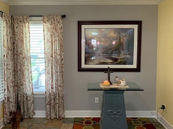 5th image of 811 Audubon Ave