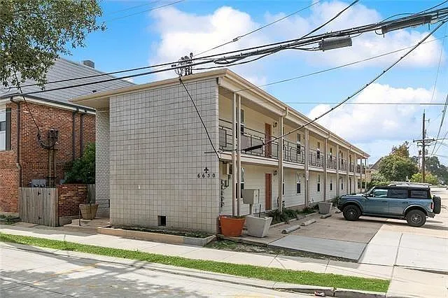 2 bed, 1.0 bath, 650 sqft, $1,200 — Photo 2