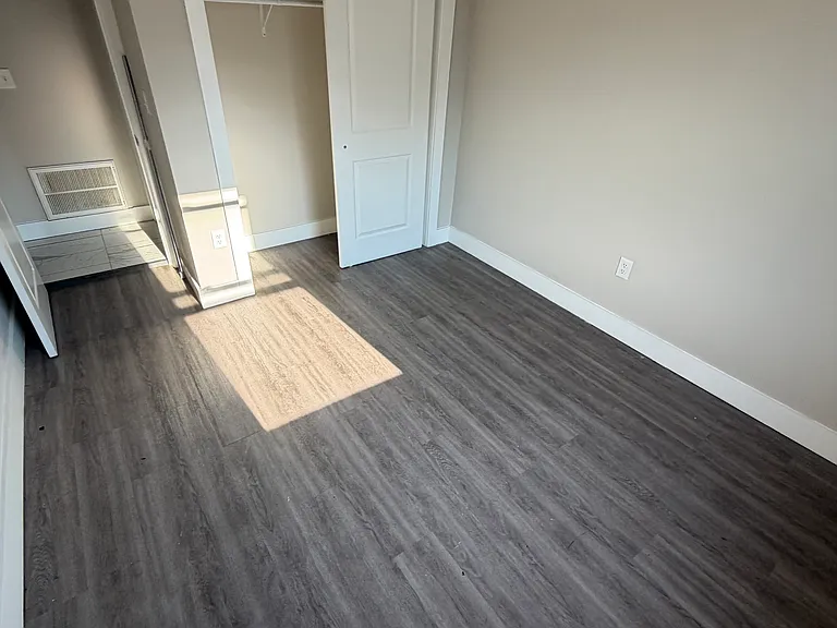 494 S 18th St #3 — Photo 4