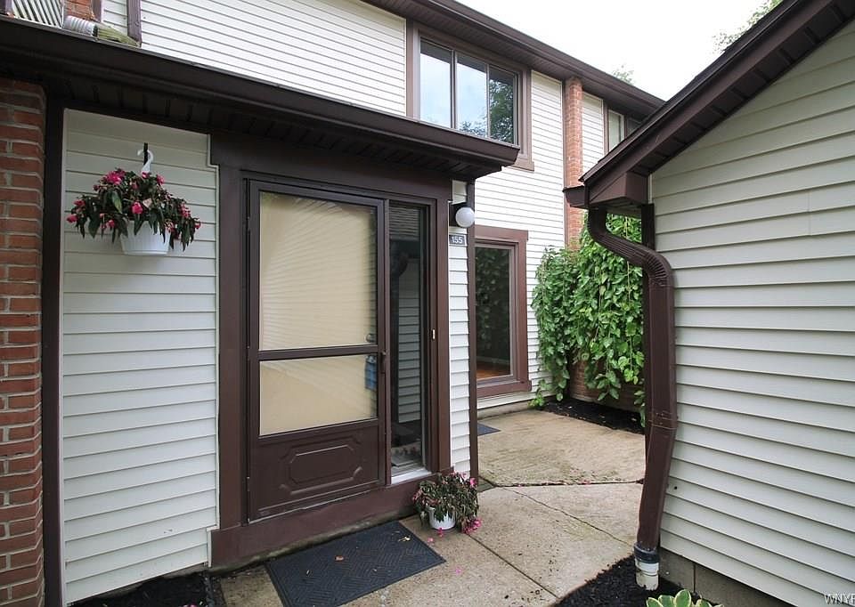 1st image of 155 Charlesgate Cir