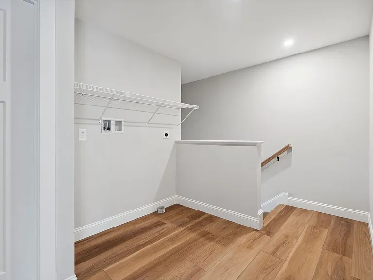 Bayberry Commons- 3 Bedroom 2.5 Bath Townhomes with 2 Car Garage — Photo 82