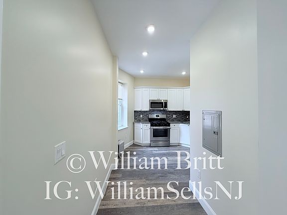 3rd image of 64-66 Sherman Pl #27