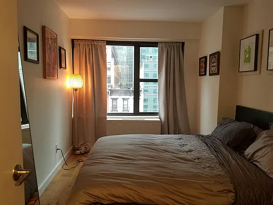 Rented by Manhattan Apartment Organization | media 32