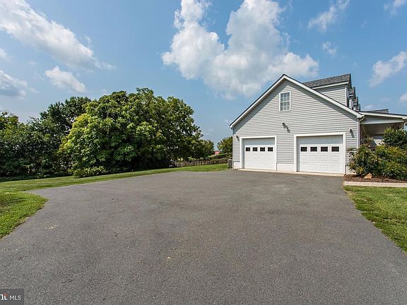 4th image of 262 Stonewall Ct