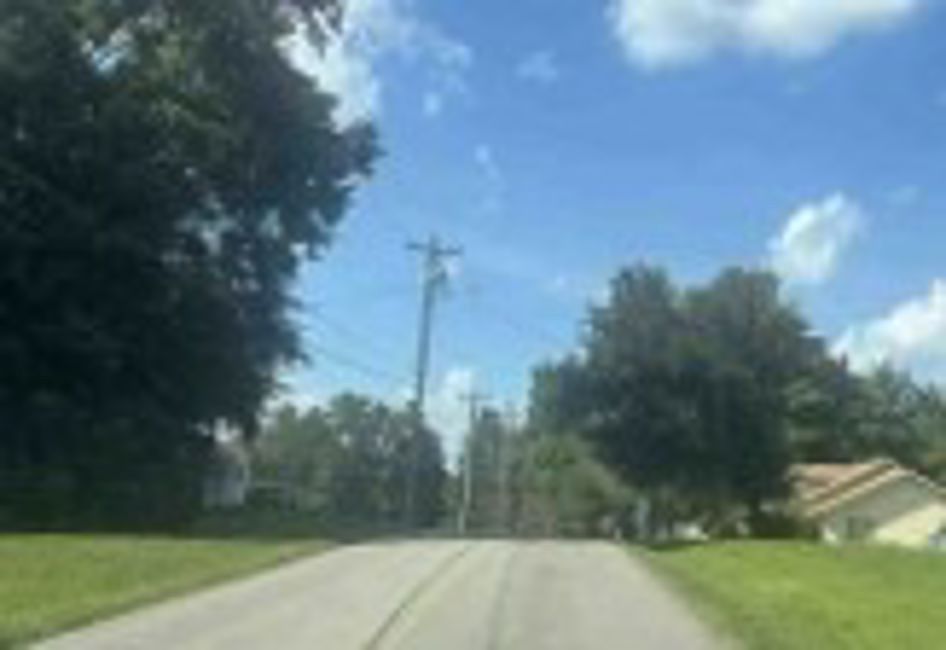 Exterior Neighborhood (street photo)