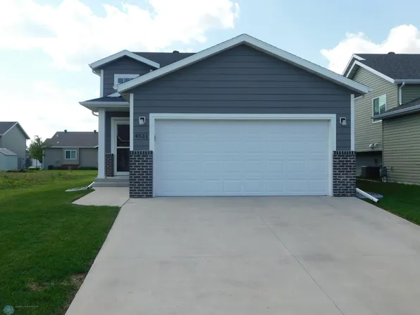 4531 17th St S, Moorhead, MN 56560