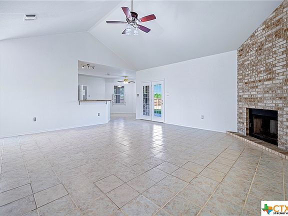 5th image of 150 Castlewood Dr