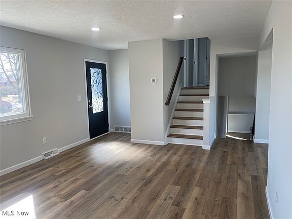 3rd image of 32871 Edward Ave