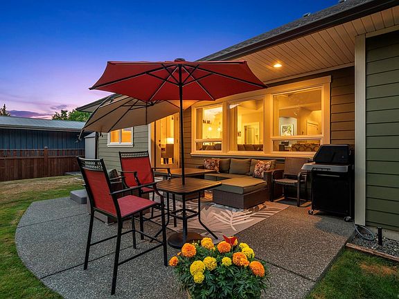 3rd image of 2725 Inverclyde Way