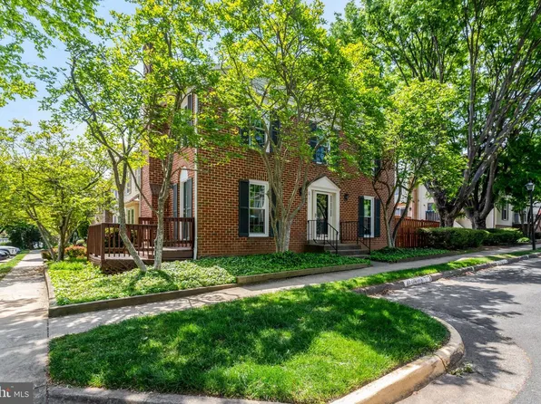 6571 Bermuda Green Ct, Alexandria, VA 22312