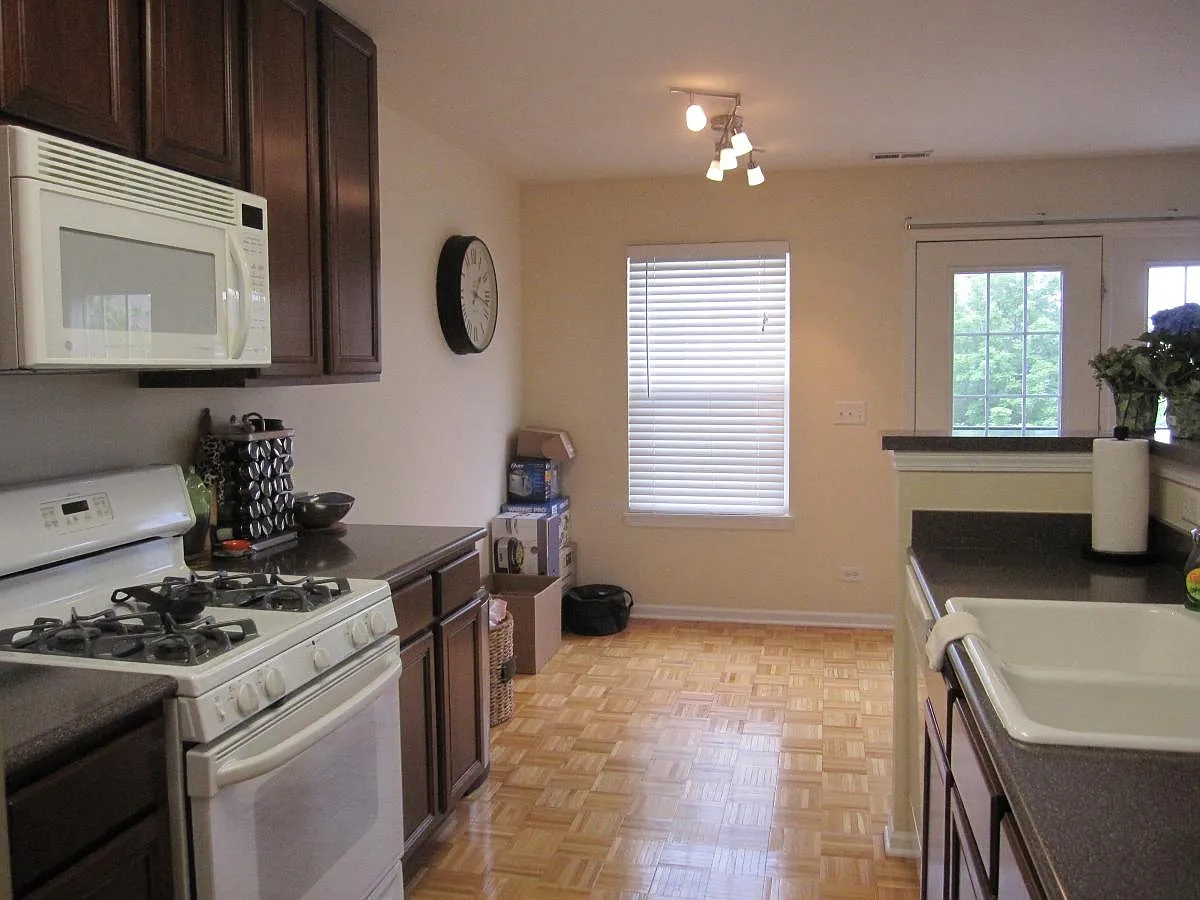 2 bed, 2.5 bath, 1350 sqft, $2,950 — Photo 2