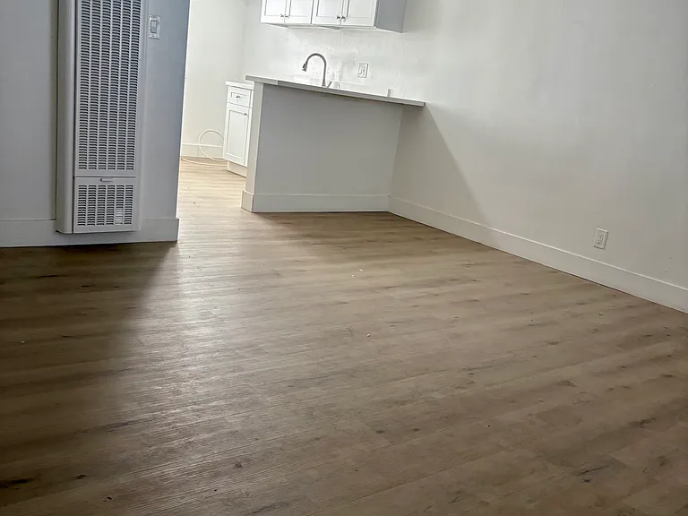 14839 Sherman Way #0 — Photo 3