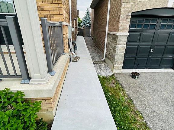 3rd image of 111 Via Toscana