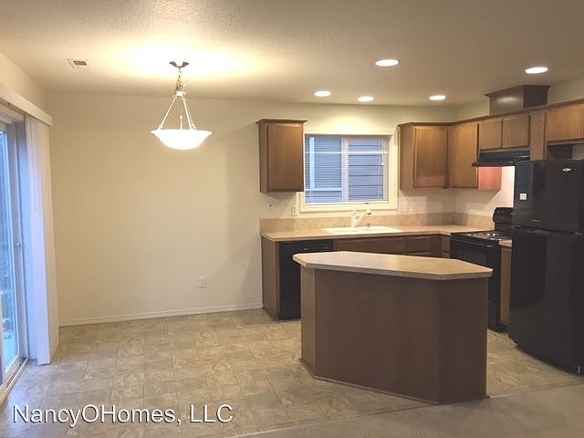 1st image of 5618 NE 75th Ave