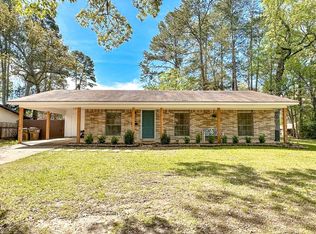 306 River Oaks Dr, Jefferson, TX 75657