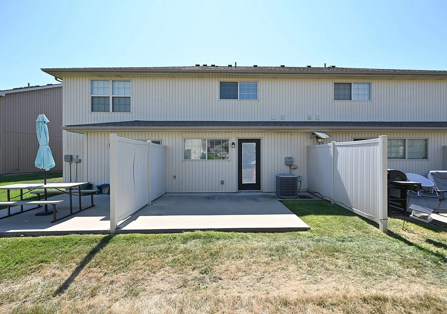 3 Bedroom, 2 Bath Townhouse with one car garage in Foxcreek. — Photo 4