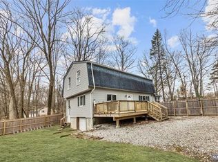 24 Landing Rd, Hewitt, NJ 07421