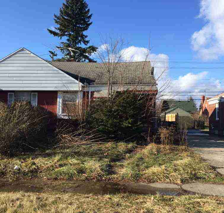 17205 Hoover