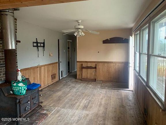 3rd image of 111 Sherman Avenue