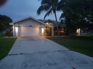 612 SE 18th Ter, Cape Coral, FL 33990