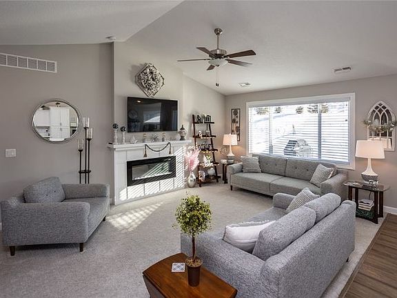 3rd image of 5417 NE Briarwood Dr