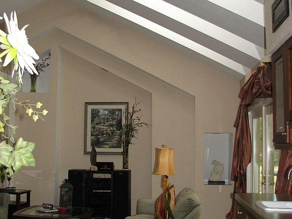 4th image of 145 Anna Dr