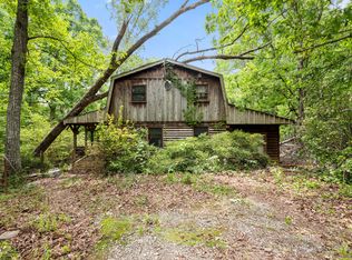 465 Waters Edge Dr, Clarkesville, GA 30523