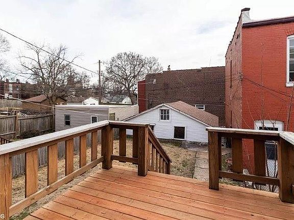 3rd image of 3726 Fairview Ave