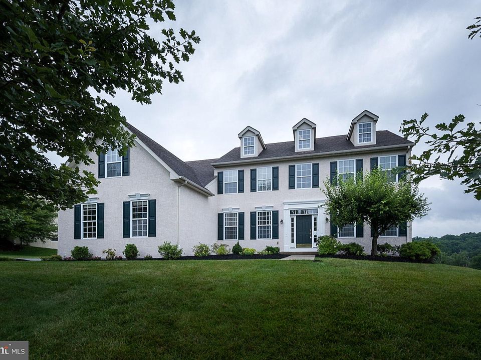1st image of 343 Sterling Ln