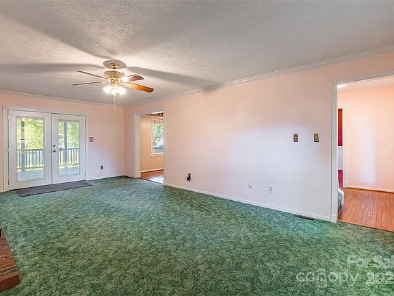 5th image of 306 Parklake Ct