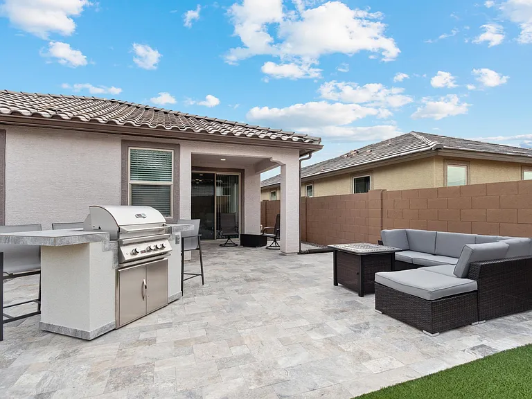 8904 W Solano Dr — Photo 18