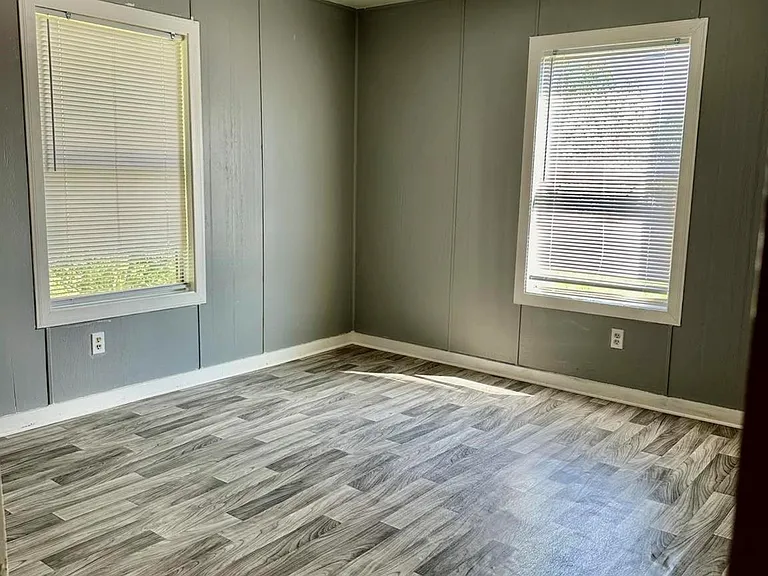 1907 Avenue C #4 — Photo 17