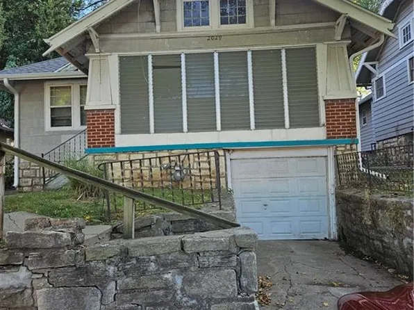2029 E Gregory Blvd, Kansas City, MO 64132