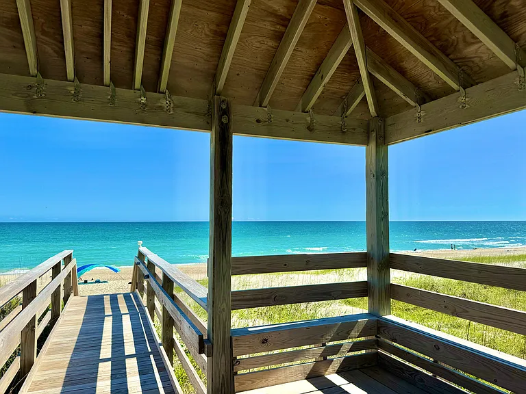 2401 W Fort Macon Rd — Photo 4