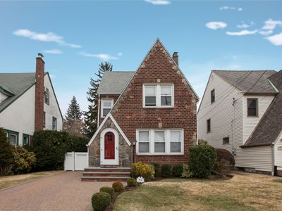 448 Macatee Pl, Mineola, NY, 11501