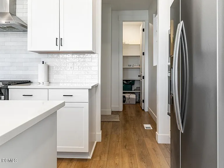 6885 Woods Rose Dr — Photo 10