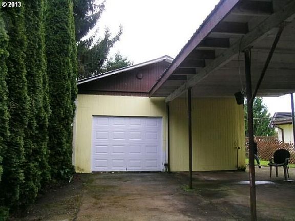 3rd image of 15709 NE 78th St