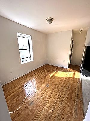 4th image of 21-16 35th St #5M