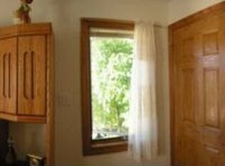 32 E Nerge Rd, Roselle, IL 60172