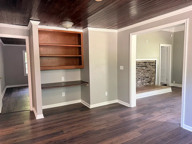 1341 Veterans Pkwy — Photo 7