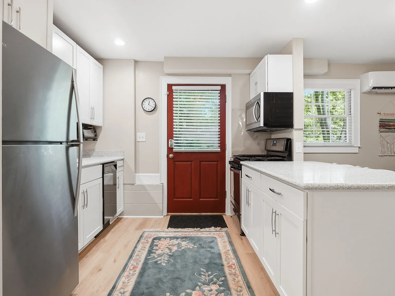 826 Mentelle Drive Northeast - 1 — Photo 4