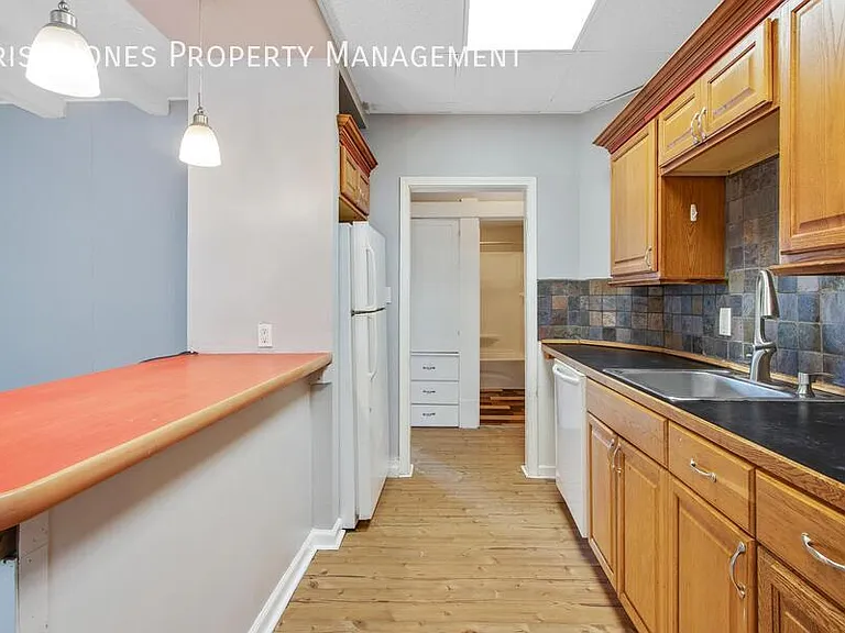 2522 Delaware Ave #LOWER - UTILITIES IN — Photo 7