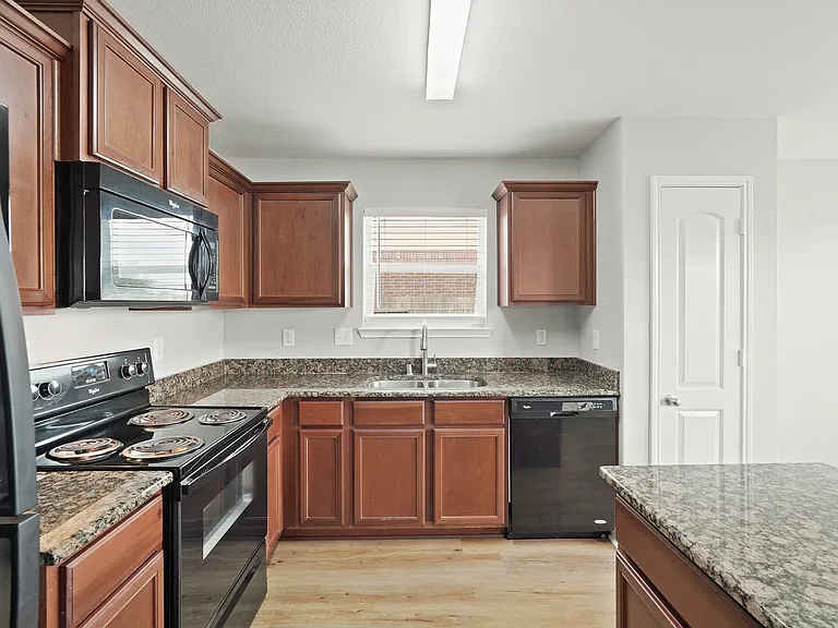 7126 Montclair Peak Ln — Photo 10