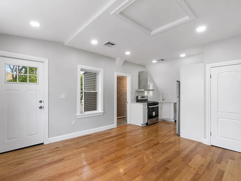 31 Saint Casimir Ave #2 — Photo 19