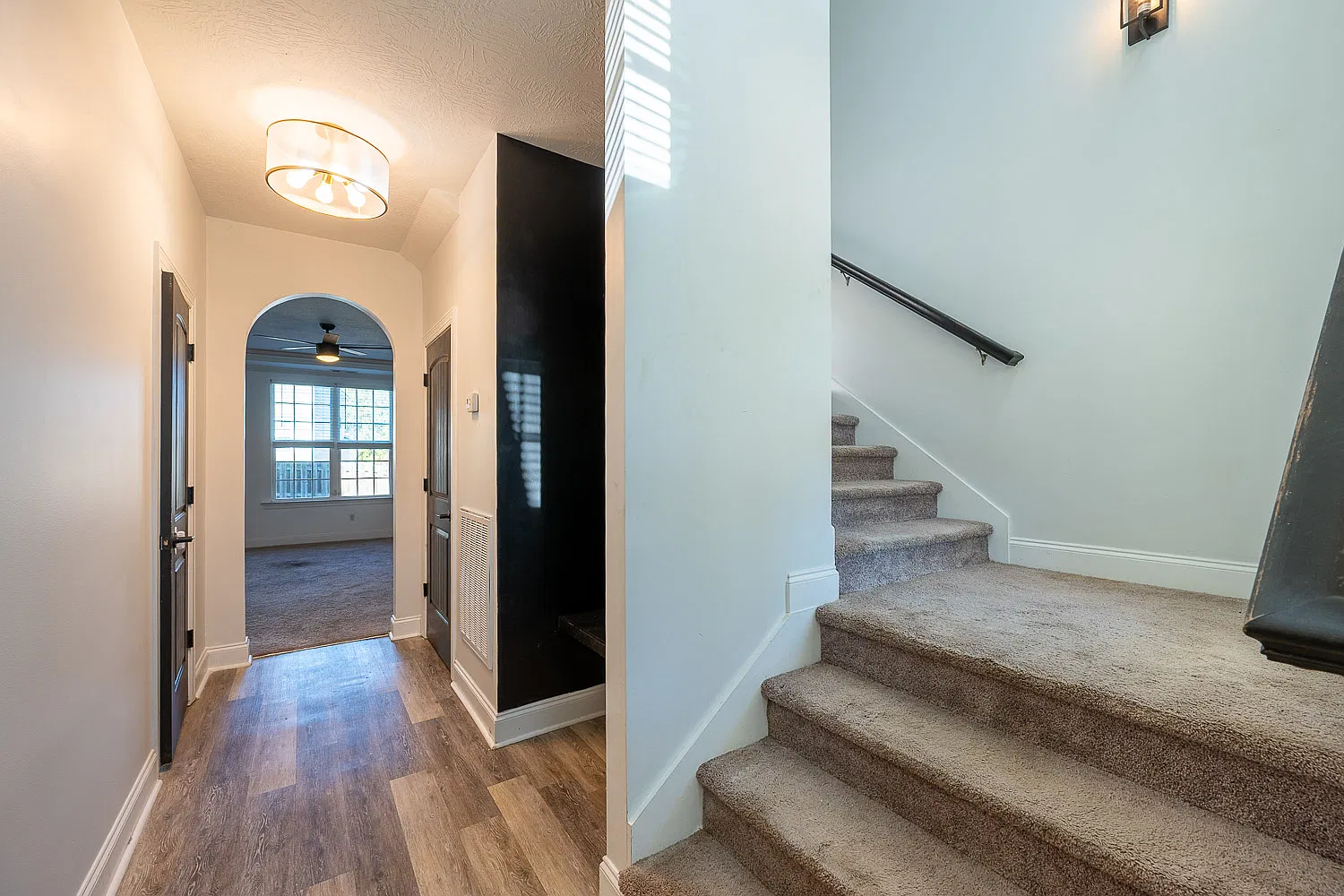 806 Richards Court - 1 — Photo 3